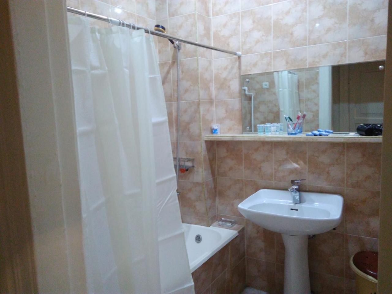 تبليسي Apartment Gallery Rustaveli 1 المظهر الخارجي الصورة